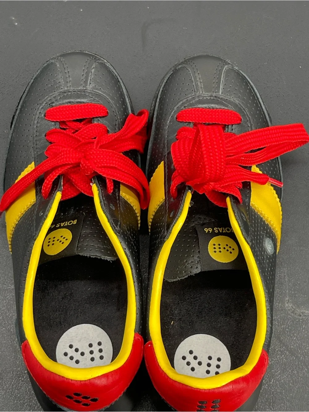 BOTAS 66 Dresden sneakers Black Shoes with Bright Yellow Trim
